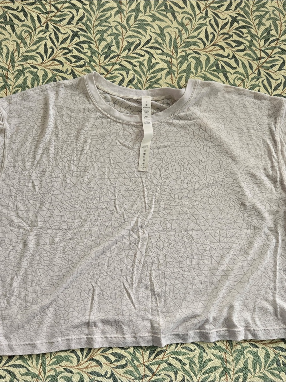 lululemon athletica Light Gray Geometric Short Sleeve Tee